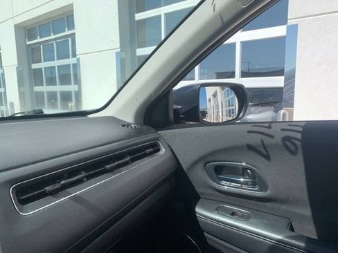 Used 2021 Honda HR-V EX image 16