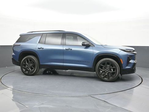 New 2026 Chevrolet Traverse RS w/ LPO, Floor Liner Package FWD image 19