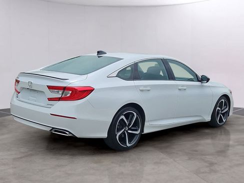 Used 2022 Honda Accord Sport image 4