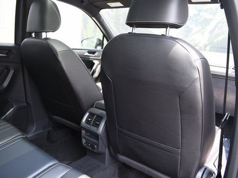 Used 2022 Volkswagen Tiguan SE R-Line AWD/4WD image 28