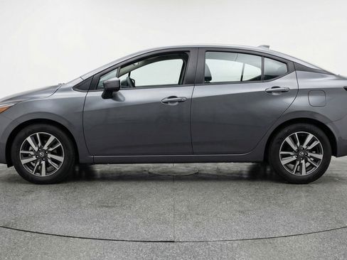 Used 2025 Nissan Versa SV image 5