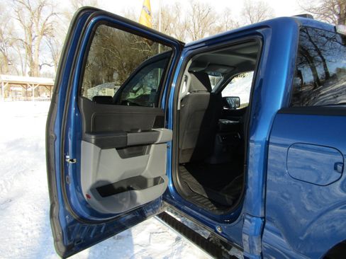 Certified 2022 Ford F150 XLT w/ Equipment Group 302A High image 16