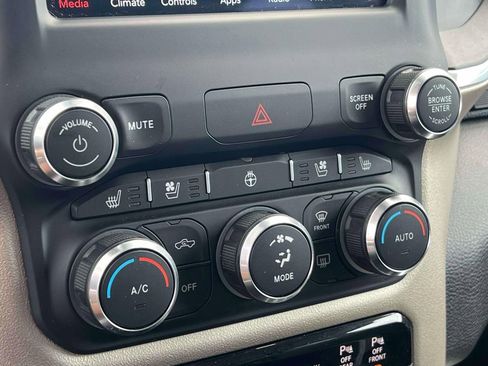 Used 2021 RAM 1500 Laramie AWD/4WD image 35