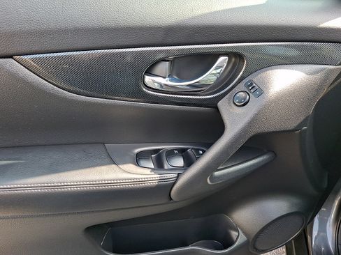 Used 2015 Nissan Rogue SL w/ SL Premium Package FWD image 13