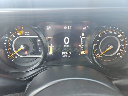 Used 2024 Jeep Wrangler Unlimited Rubicon w/ Convenience Group image 16