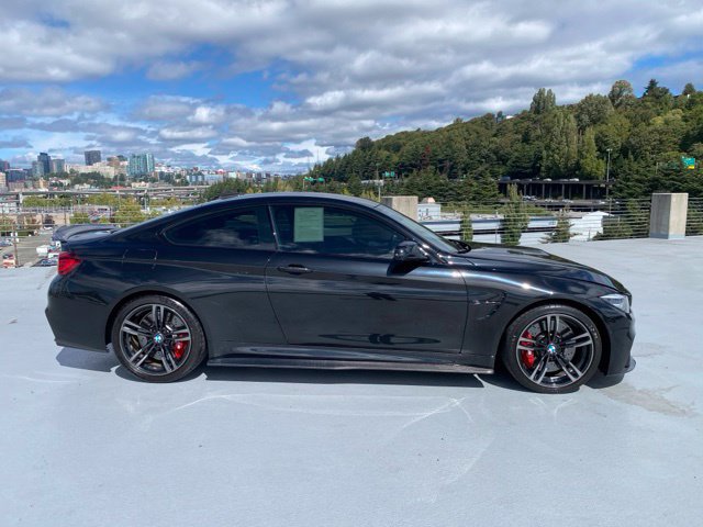 Used 2020 BMW M4 Coupe w/ Competition Package RWD image 2