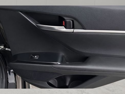 Used 2019 Toyota Camry SE image 21