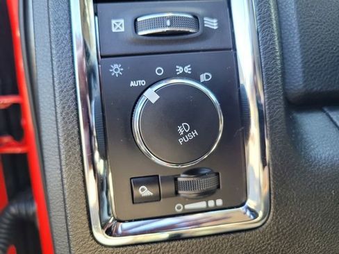 Used 2019 RAM 1500 Laramie image 17