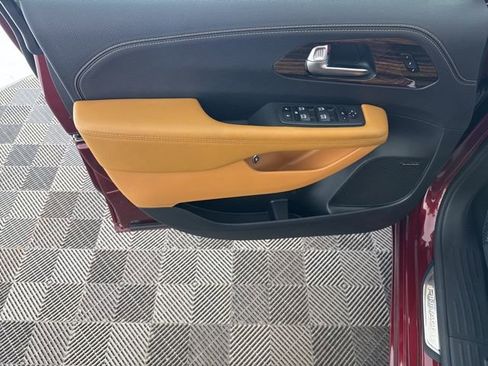 Used 2023 Chrysler Pacifica Pinnacle image 18
