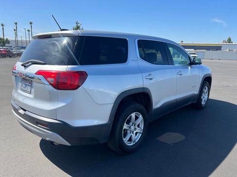 Used 2018 GMC Acadia SLE FWD image 4