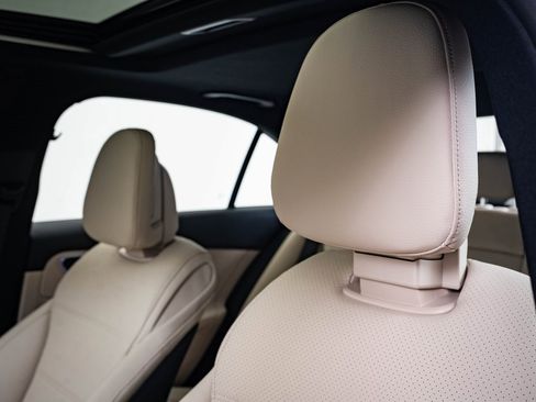 Used 2025 Mercedes-Benz C 300 4MATIC Sedan image 20