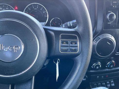 Used 2018 Jeep Wrangler Sport image 23