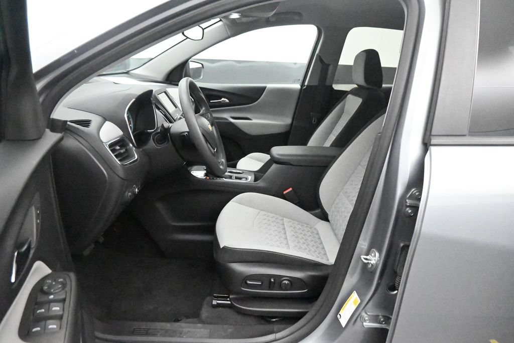 Used 2023 Chevrolet Equinox LS FWD image 16