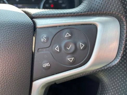 Used 2024 GMC Terrain SLE AWD/4WD image 18
