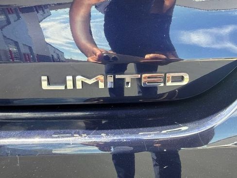 Used 2022 Toyota Highlander Limited AWD/4WD image 9
