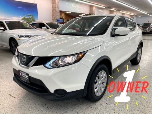 Used 2019 Nissan Rogue Sport S image 1