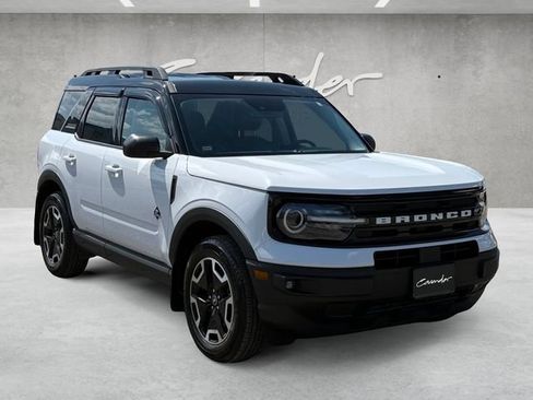Certified 2024 Ford Bronco Sport Outer Banks w/ Tech Package AWD/4WD image 2