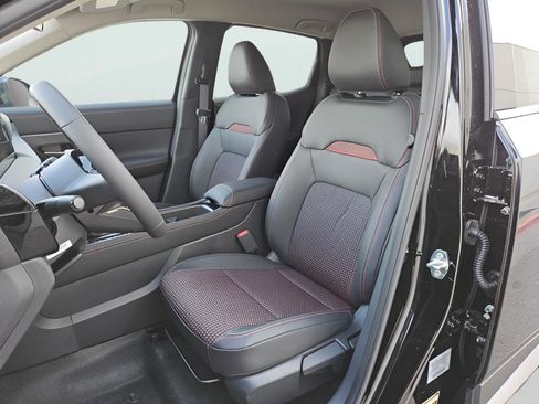 New 2026 Nissan Kicks SR w/ Cold Weather Package FWD image 13