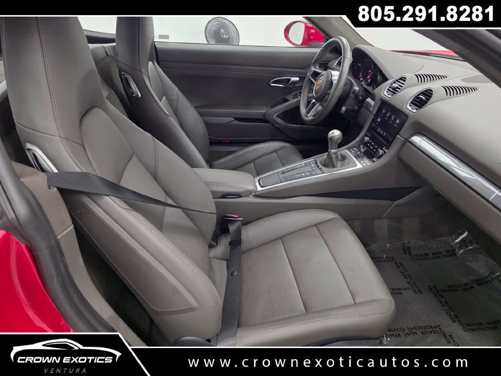 Used 2024 Porsche 718 Cayman RWD image 13