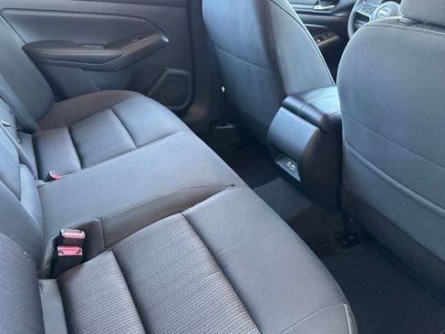 Used 2025 Nissan Altima 2.5 SV FWD image 32