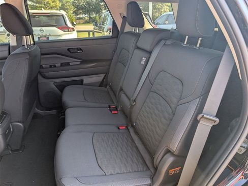 New 2025 Nissan Pathfinder SV w/ Black Appearance Package image 19