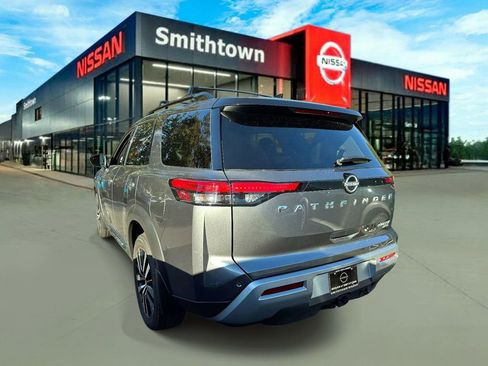 Certified 2025 Nissan Pathfinder Platinum w/ Cargo Package image 8