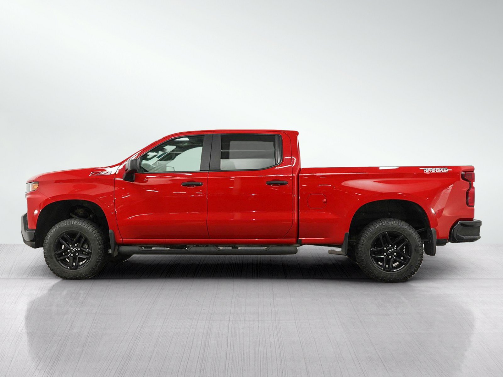 Used 2019 Chevrolet Silverado 1500 Custom Trail Boss w/ Custom Convenience Package AWD/4WD image 2