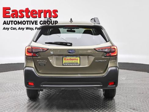 Used 2024 Subaru Outback Premium AWD/4WD image 6