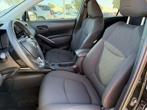 Used 2023 Toyota Corolla Cross LE AWD/4WD image 24