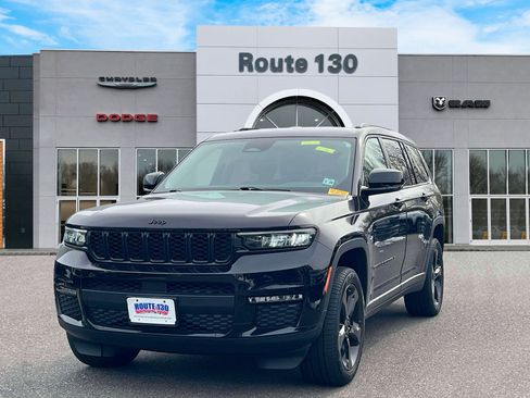 Used 2023 Jeep Grand Cherokee L Limited w/ Black Appearance Package image 2