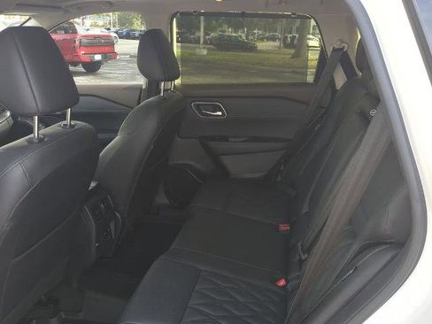 Certified 2023 Nissan Rogue Platinum w/ Platinum Premium Package FWD image 14