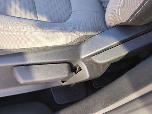 Certified 2022 Ford Escape SE w/ Cold Weather Package image 17