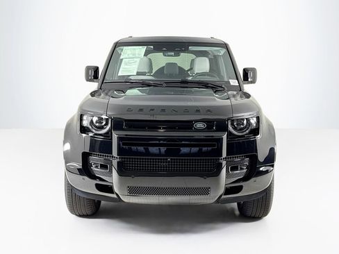 Used 2025 Land Rover Defender 110 X-Dynamic SE image 8