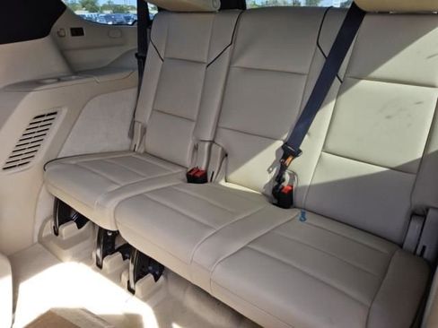 Used 2024 Cadillac Escalade Premium Luxury image 5