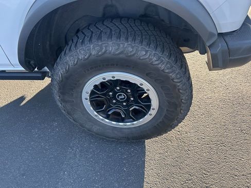 Used 2021 Ford Bronco Badlands w/ Sasquatch Package image 16