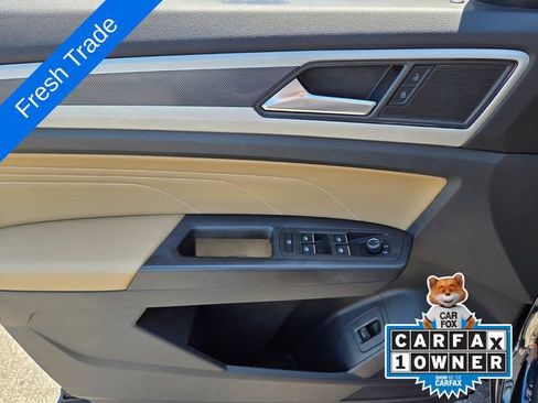 Certified 2023 Volkswagen Atlas Cross Sport SE w/ Panoramic Sunroof Package FWD image 19