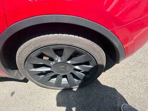 Used 2022 Tesla Model Y Long Range AWD/4WD image 6