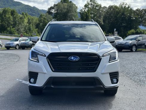 Used 2024 Subaru Forester Premium AWD/4WD image 23