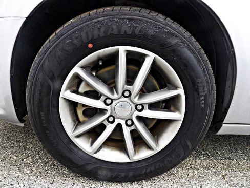 Used 2016 Dodge Grand Caravan SE FWD image 16