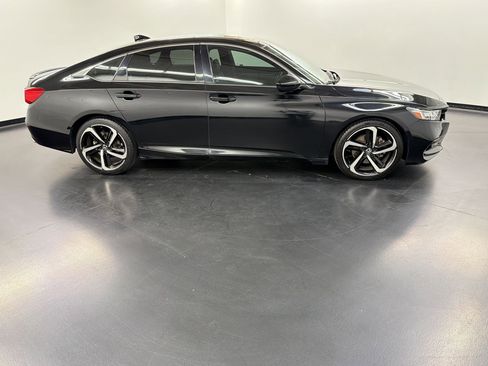 Used 2018 Honda Accord Sport image 8