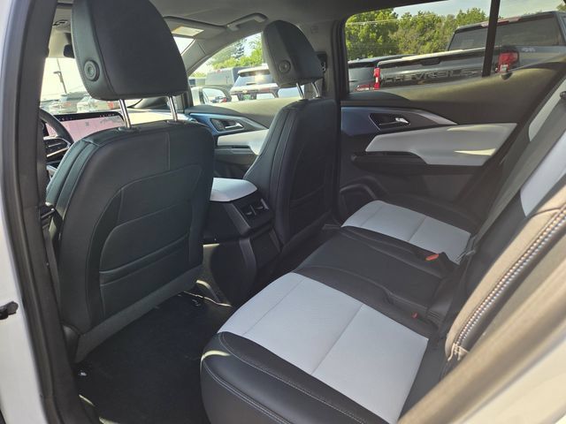Certified 2024 Chevrolet Equinox EV LT w/ LPO, Blackout Package FWD image 14