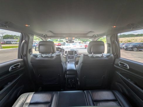 Used 2018 Jeep Grand Cherokee Limited AWD/4WD image 34