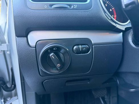 Used 2013 Volkswagen Golf 2.5L Hatchback 4D image 15