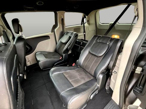 Used 2020 Dodge Grand Caravan SXT FWD image 24