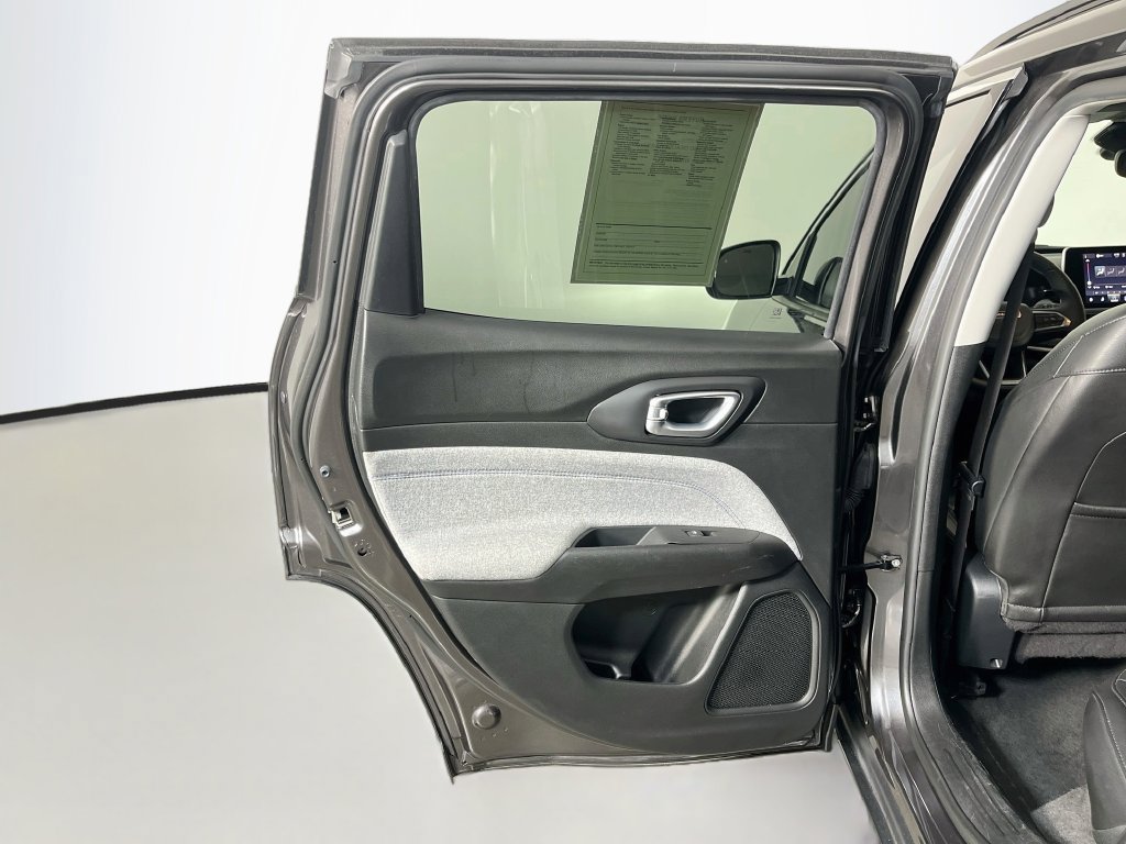 Used 2022 Jeep Compass Latitude FWD image 28