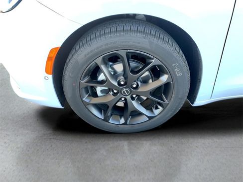 New 2026 Chrysler Pacifica Select w/ S Appearance Package image 9