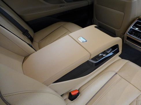 Used 2019 BMW M760i xDrive AWD/4WD image 65