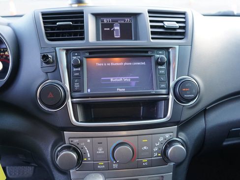 Used 2013 Toyota Highlander Plus FWD image 11