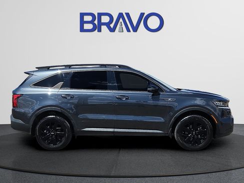Used 2023 Kia Sorento S w/ Panoramic Sunroof Package AWD/4WD image 5