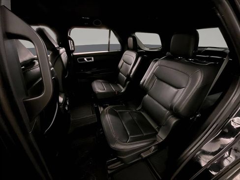 Used 2020 Ford Explorer XLT w/ Equipment Group 202A AWD/4WD image 31